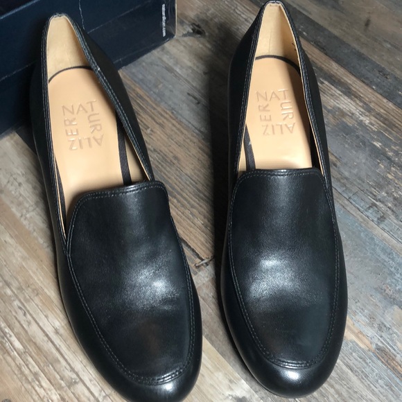 BNIB naturalizer black heeled loafers - Picture 1 of 9